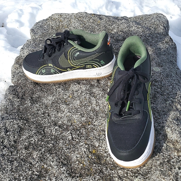Nike Shoes - Nike Air Force 1 LV8 1 Black / Carbon Green-Treeline Size 8